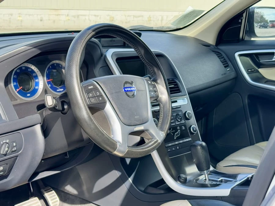 2011 Volvo XC60 1st Gen - Image 15 of 23