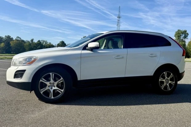 2011 Volvo XC60 1st Gen - Image 3 of 7
