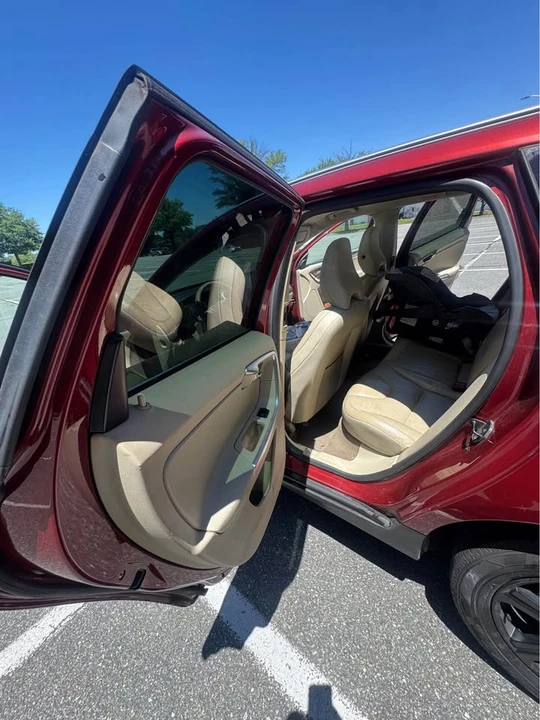 2011 Volvo XC60 1st Gen - Image 7 of 14