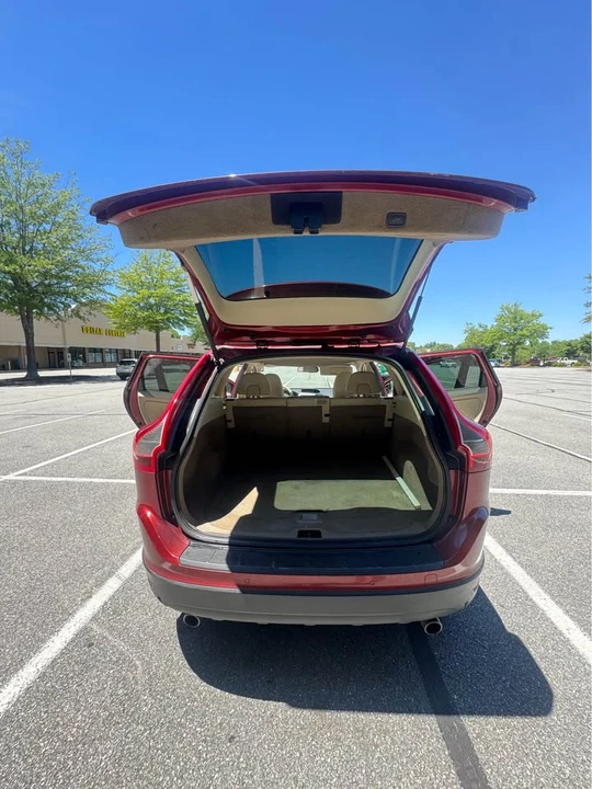 2011 Volvo XC60 1st Gen - Image 8 of 14