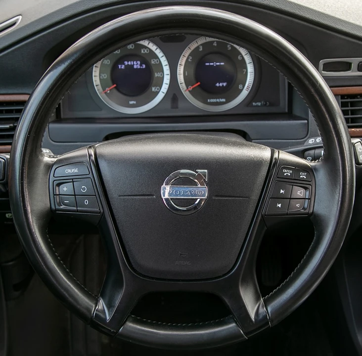 2011 Volvo XC70 3rd Gen - Image 14 of 19