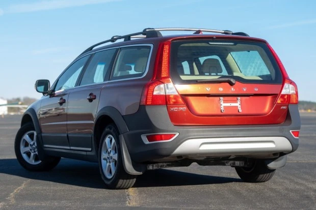 2011 Volvo XC70 3rd Gen - Image 2 of 6