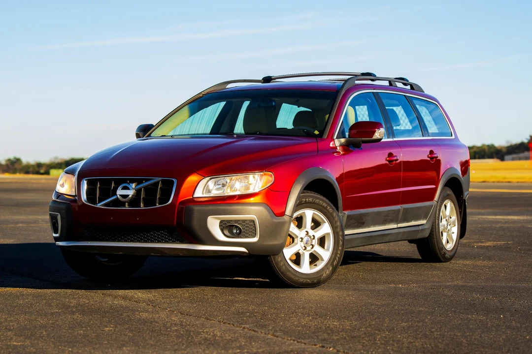 2011 Volvo XC70 3rd Gen - Image 10 of 31