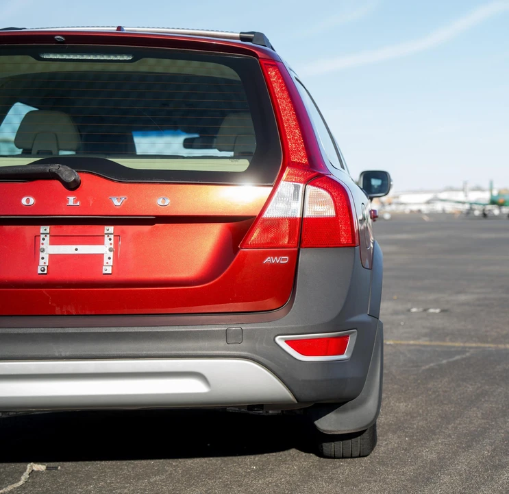 2011 Volvo XC70 3rd Gen - Image 30 of 31