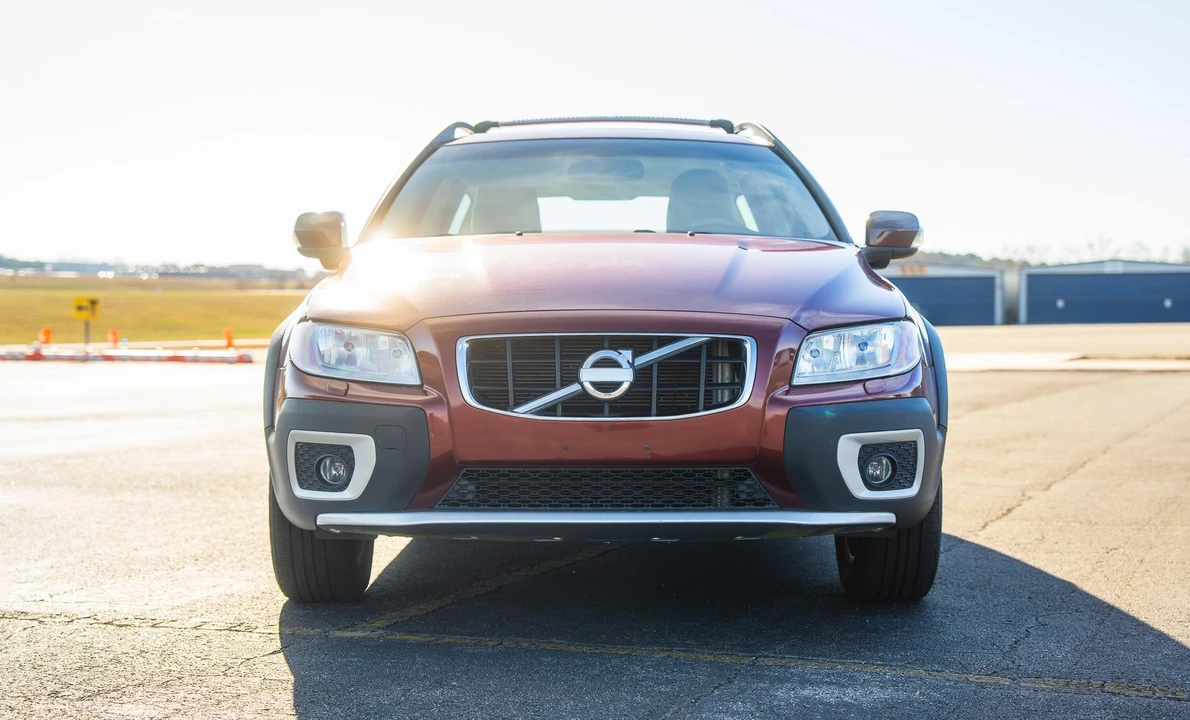 2011 Volvo XC70 3rd Gen - Image 7 of 31