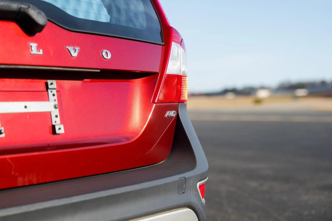 2011 Volvo XC70 3rd Gen - Image 29 of 31