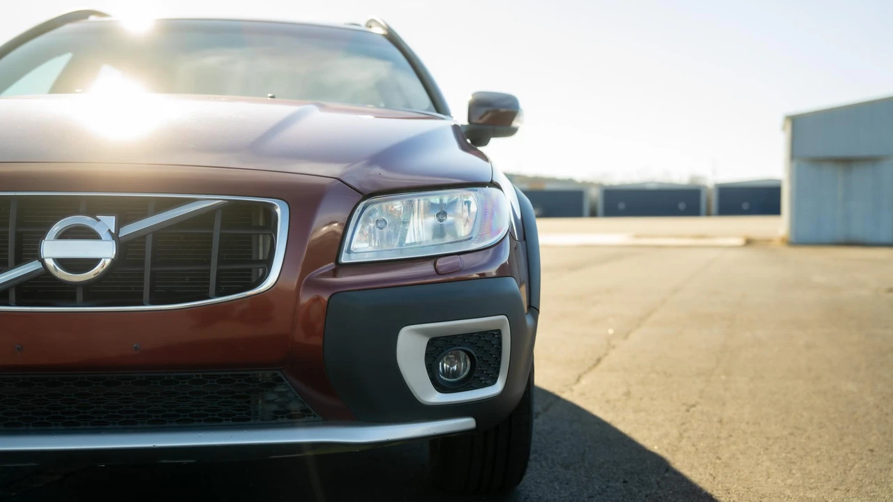 2011 Volvo XC70 3rd Gen - Image 23 of 31