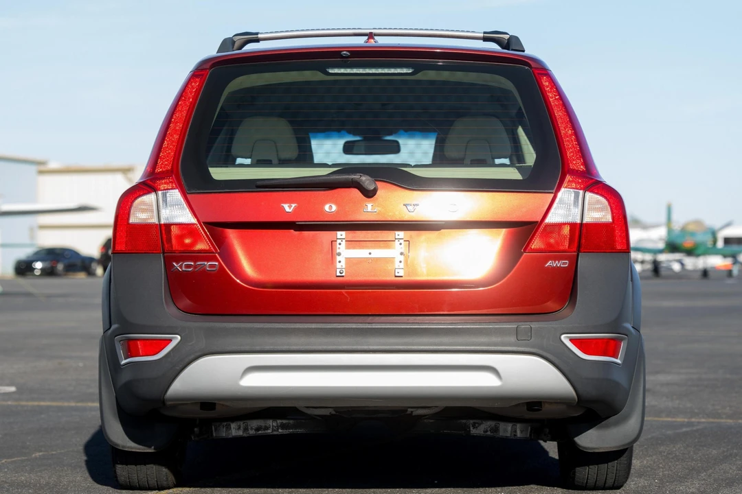 2011 Volvo XC70 3rd Gen - Image 5 of 31