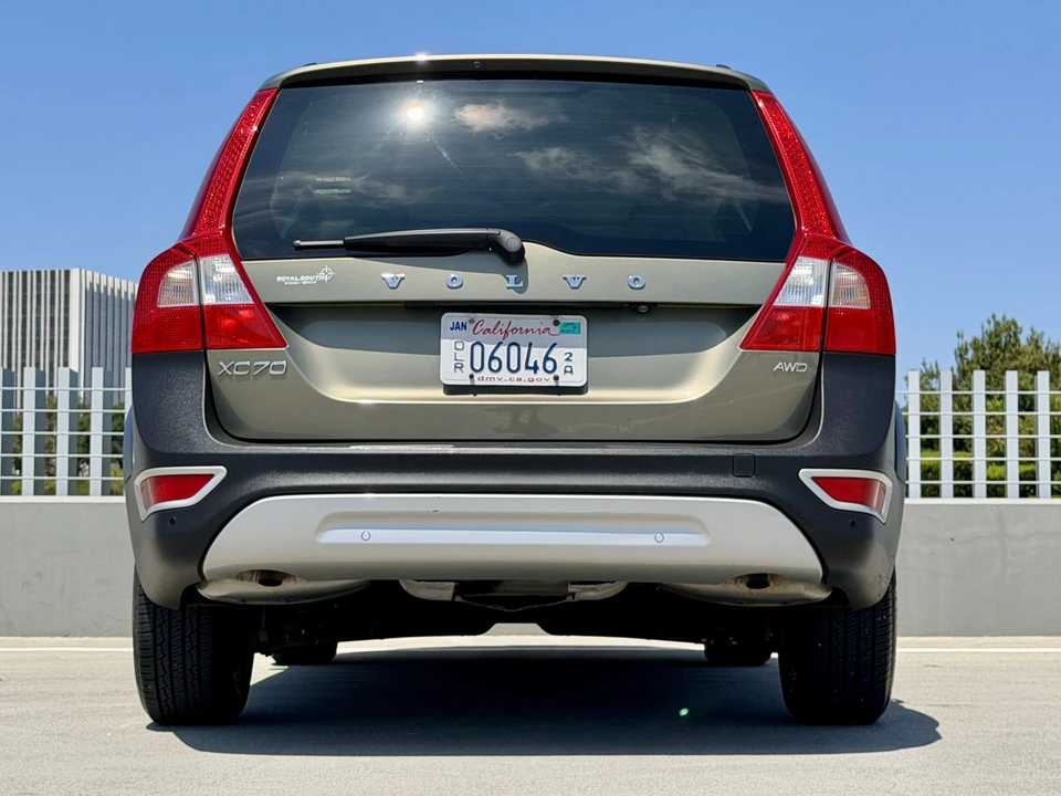 2011 Volvo XC70 3rd Gen - Image 23 of 31