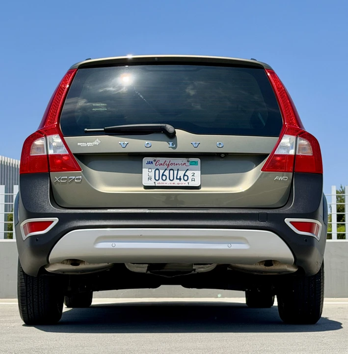 2011 Volvo XC70 3rd Gen - Image 24 of 31