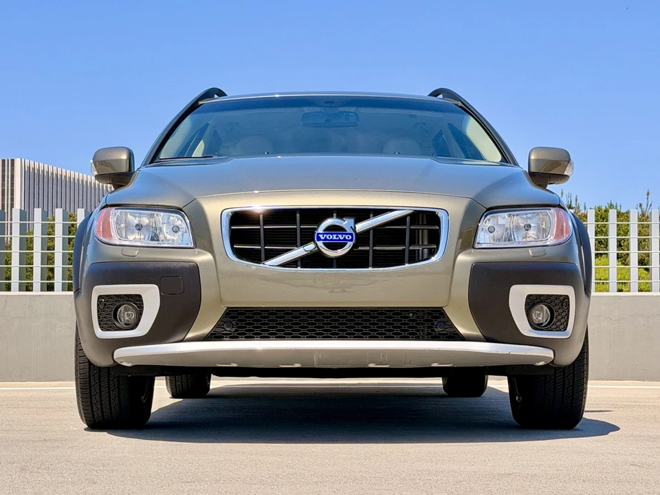2011 Volvo XC70 3rd Gen - Image 6 of 31