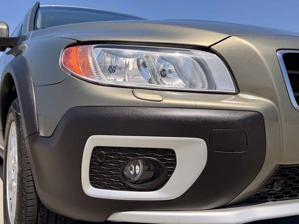 2011 Volvo XC70 3rd Gen - Image 30 of 31