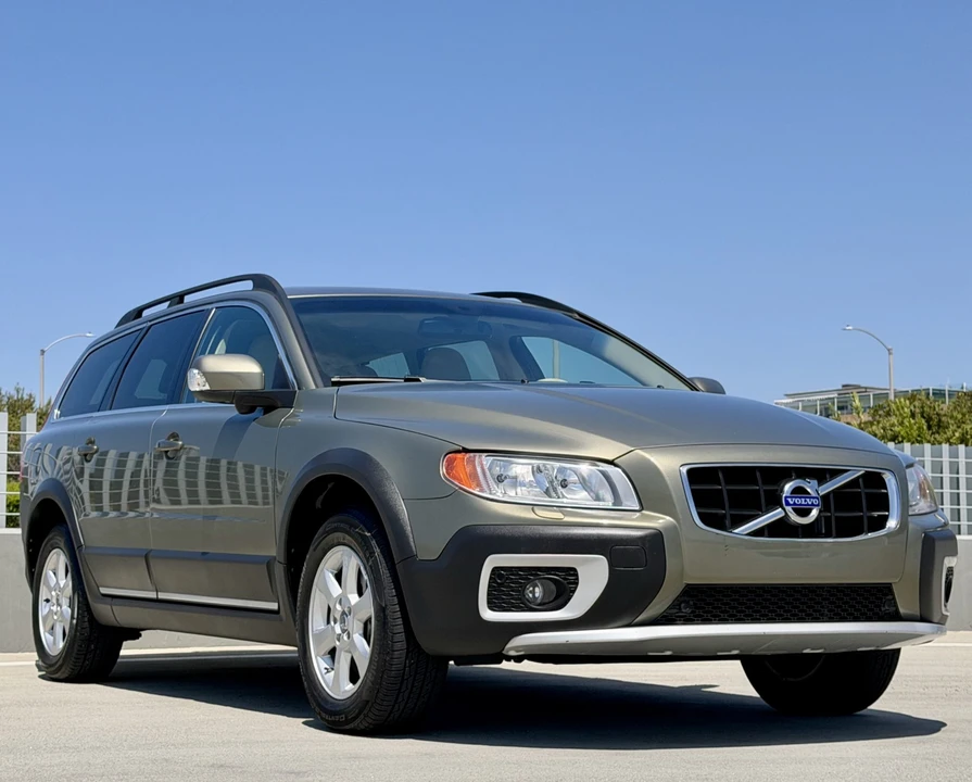 2011 Volvo XC70 3rd Gen - Image 9 of 31
