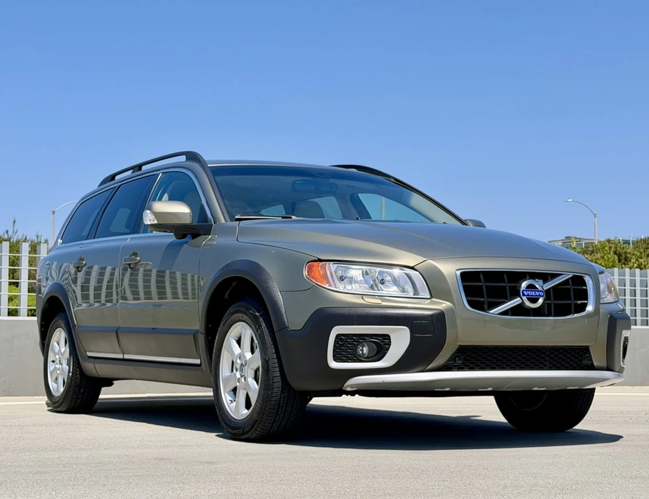 2011 Volvo XC70 3rd Gen - Image 8 of 31