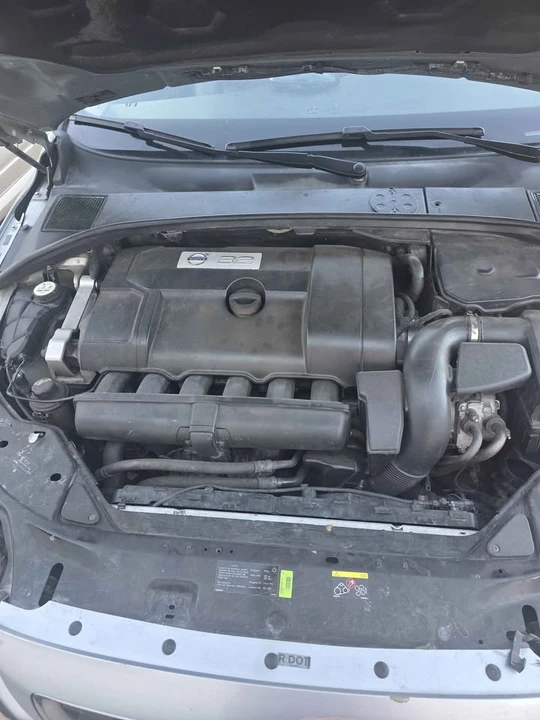 2011 Volvo XC70 3rd Gen - Image 13 of 14