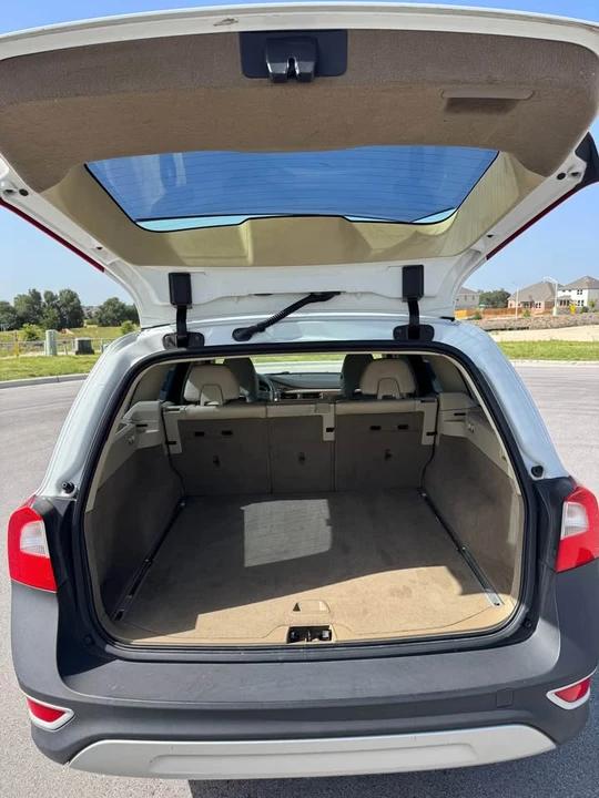 2011 Volvo XC70 3rd Gen - Image 13 of 13