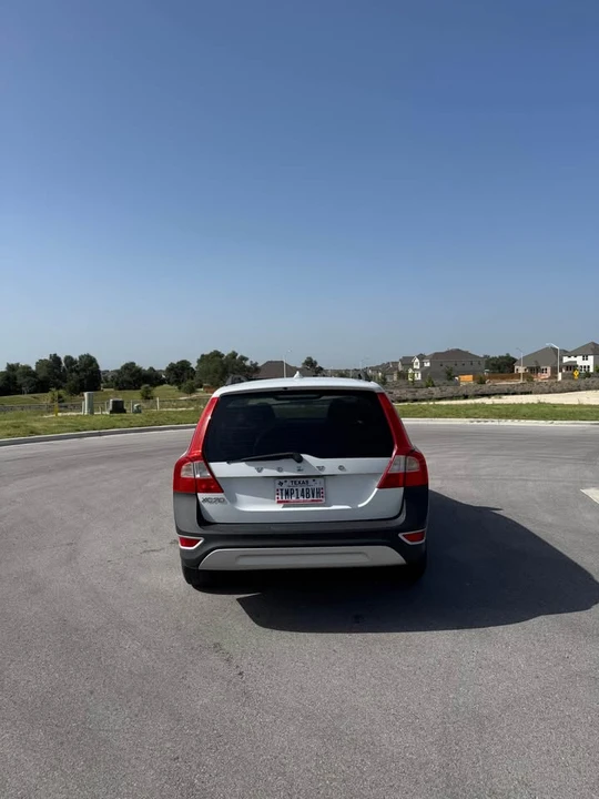 2011 Volvo XC70 3rd Gen - Image 5 of 13
