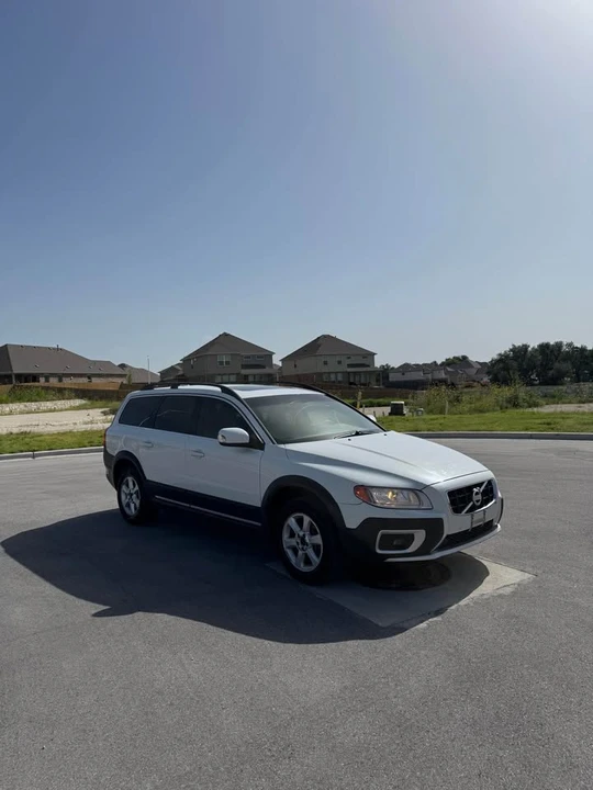 2011 Volvo XC70 3rd Gen - Image 3 of 13