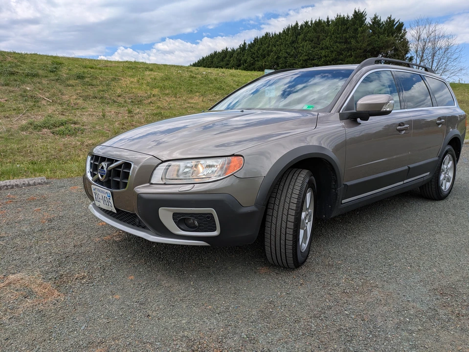 2011 Volvo XC70 3rd Gen - Image 6 of 31