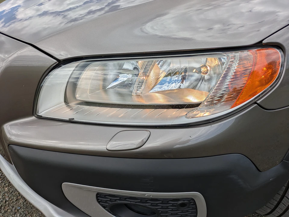 2011 Volvo XC70 3rd Gen - Image 18 of 31