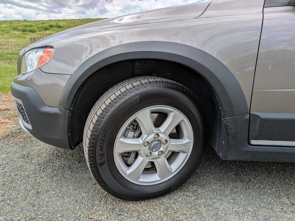 2011 Volvo XC70 3rd Gen - Image 30 of 31