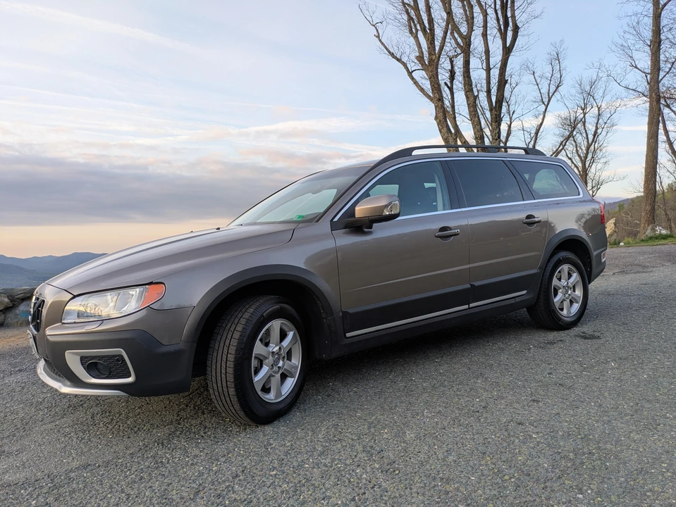 2011 Volvo XC70 3rd Gen - Image 7 of 31