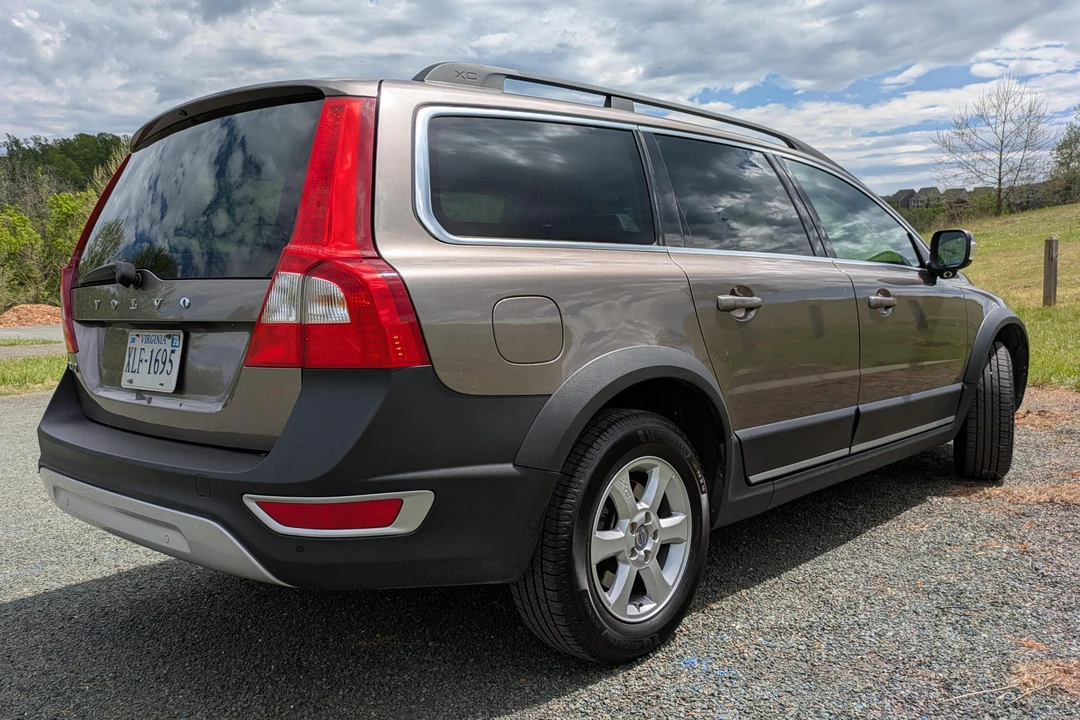 2011 Volvo XC70 3rd Gen - Image 4 of 31