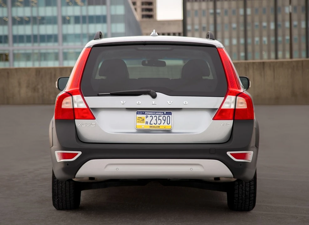 2011 Volvo XC70 3rd Gen - Image 9 of 19