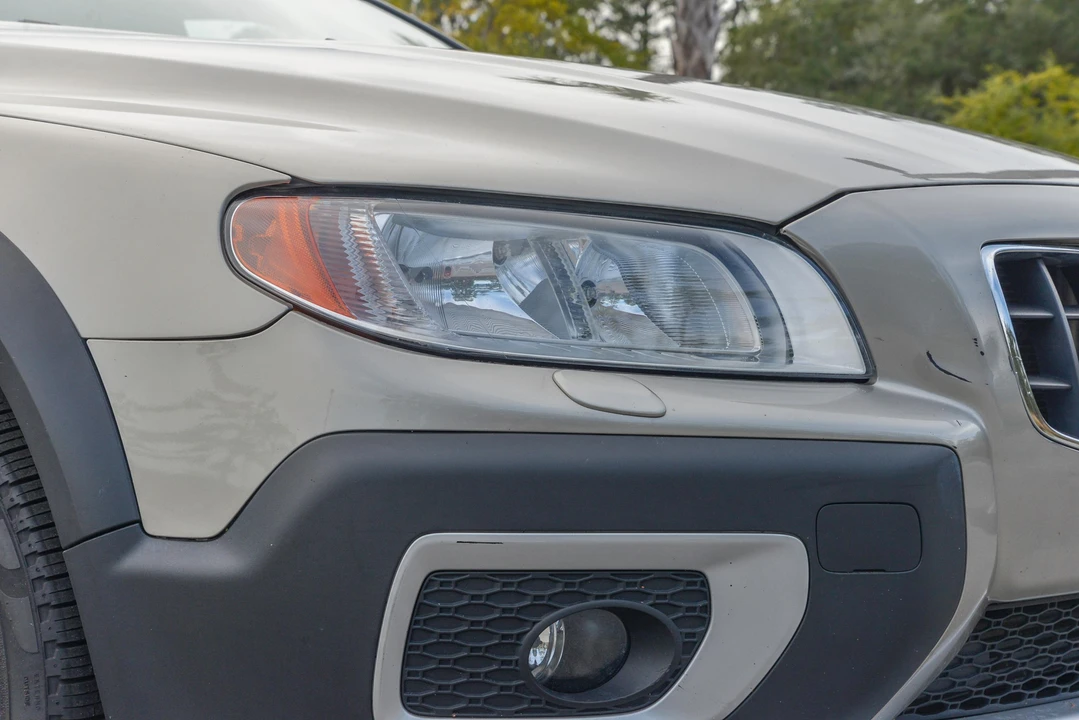 2011 Volvo XC70 3rd Gen - Image 18 of 31