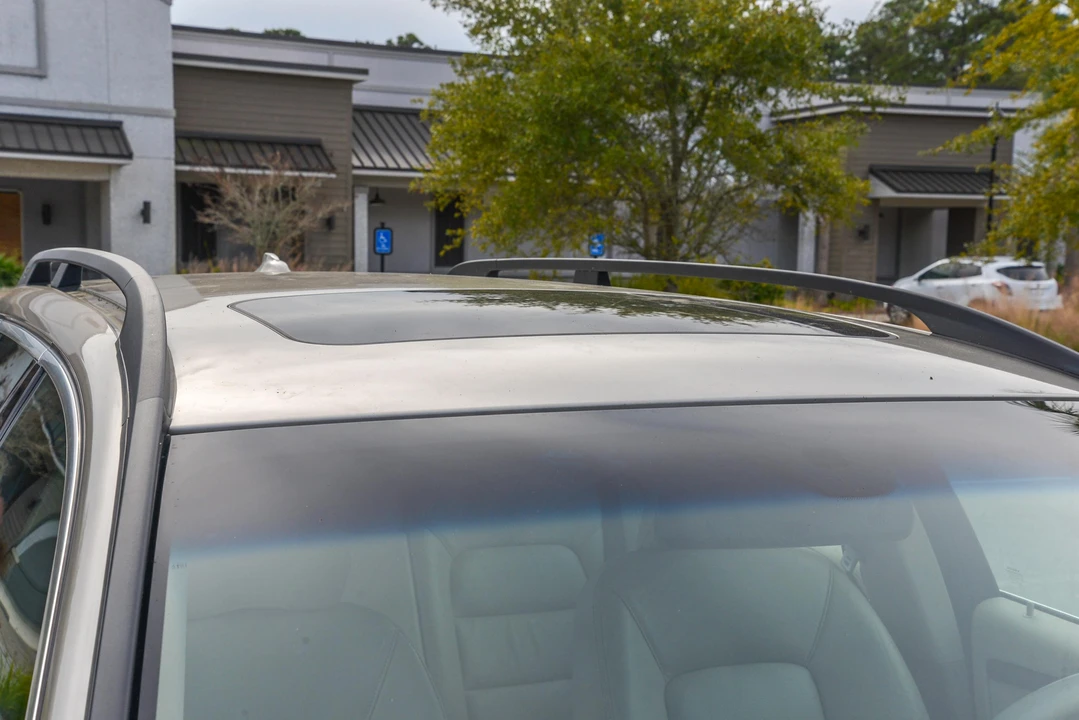 2011 Volvo XC70 3rd Gen - Image 29 of 31