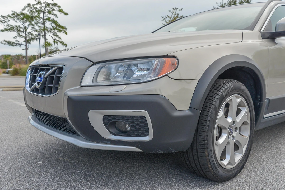 2011 Volvo XC70 3rd Gen - Image 22 of 31