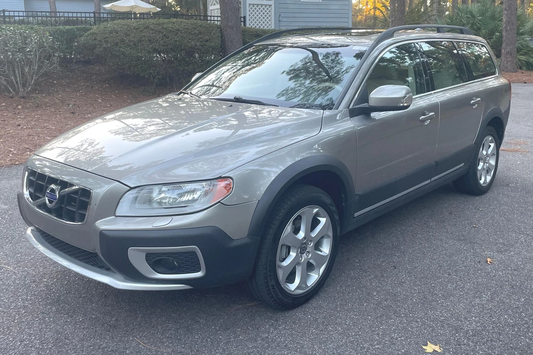 2011 Volvo XC70 3rd Gen - Image 7 of 31
