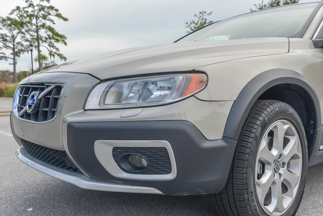 2011 Volvo XC70 3rd Gen - Image 23 of 31