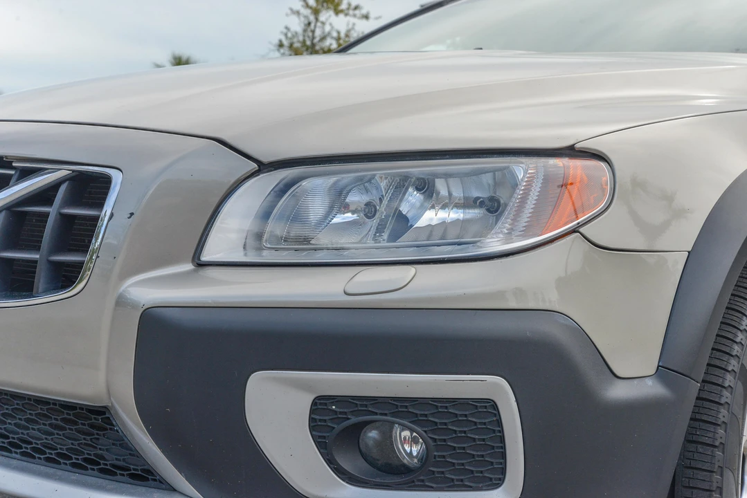 2011 Volvo XC70 3rd Gen - Image 24 of 31