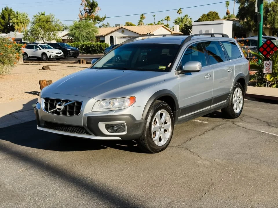 2011 Volvo XC70 3rd Gen - Image 5 of 13