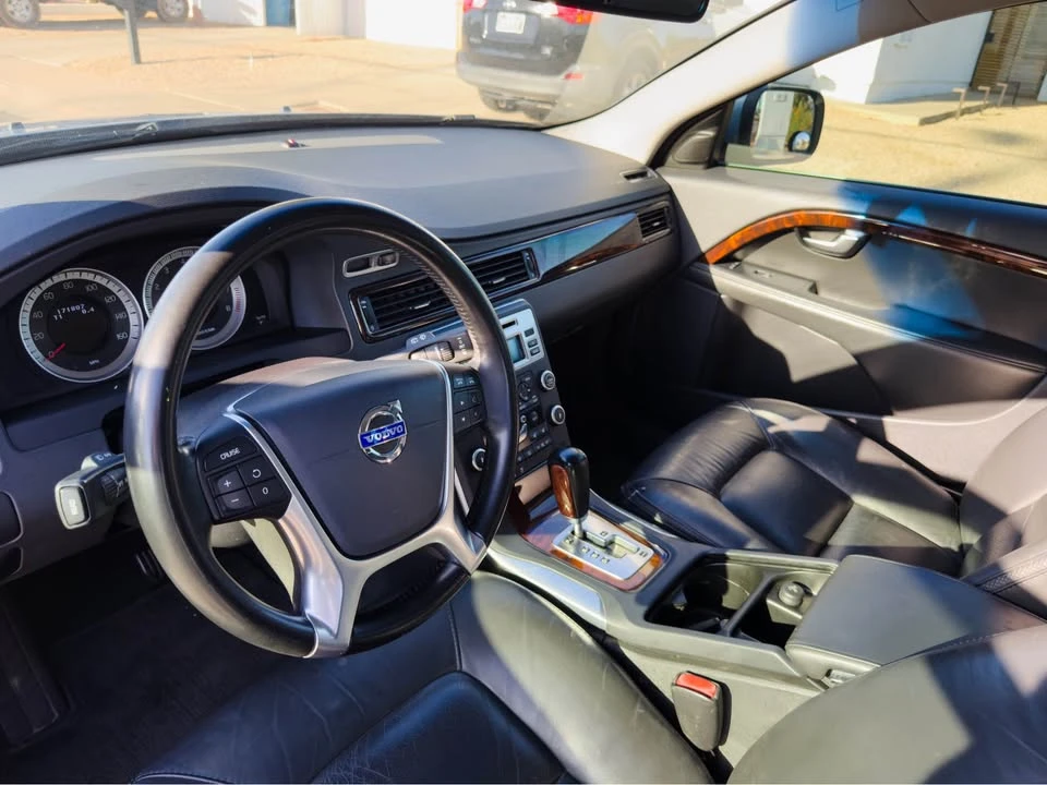 2011 Volvo XC70 3rd Gen - Image 7 of 13