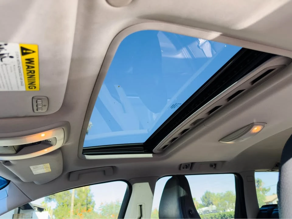 2011 Volvo XC70 3rd Gen - Image 8 of 13