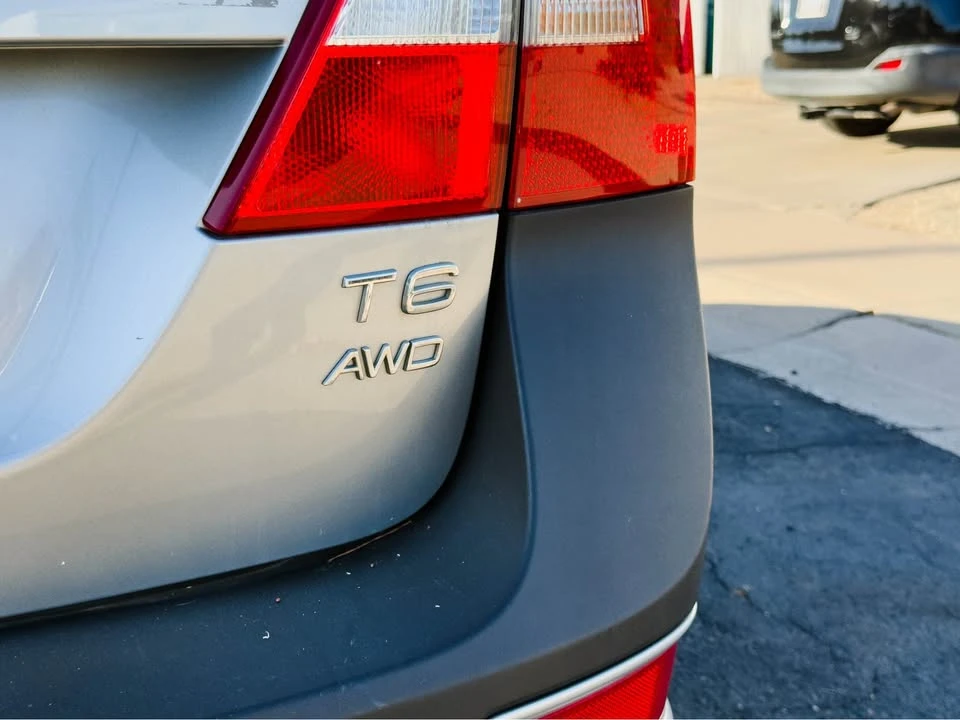 2011 Volvo XC70 3rd Gen - Image 4 of 13