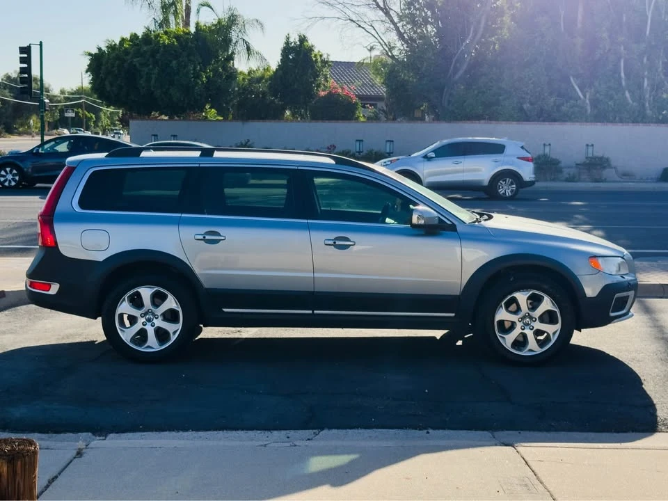 2011 Volvo XC70 3rd Gen - Image 2 of 13