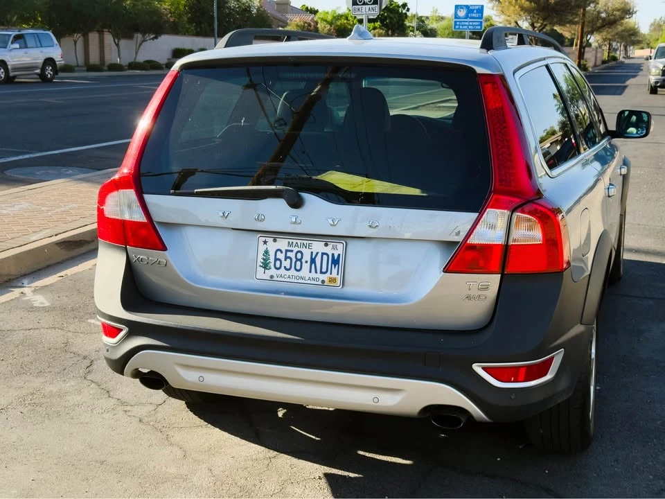 2011 Volvo XC70 3rd Gen - Image 3 of 13