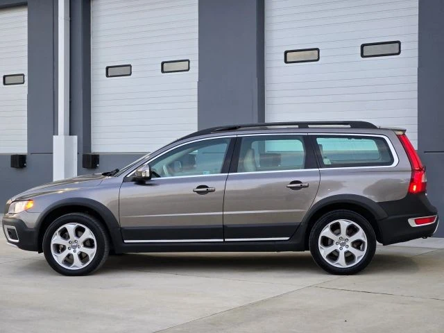 2011 Volvo XC70 3rd Gen - Image 5 of 31