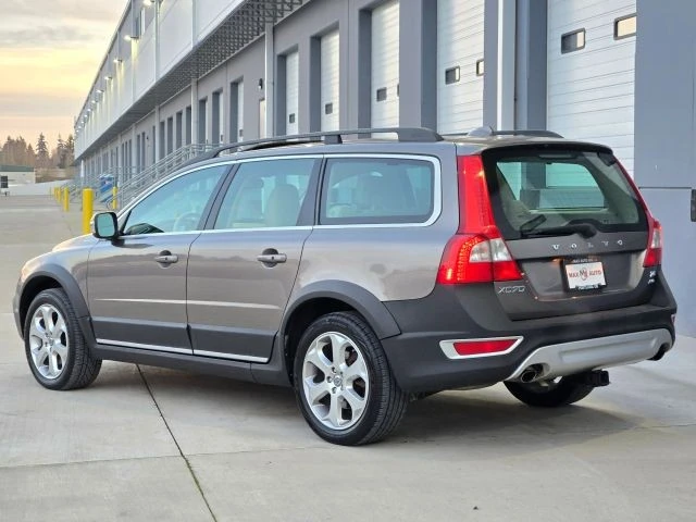2011 Volvo XC70 3rd Gen - Image 6 of 31