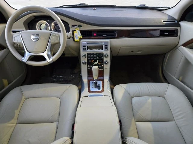 2011 Volvo XC70 3rd Gen - Image 22 of 31