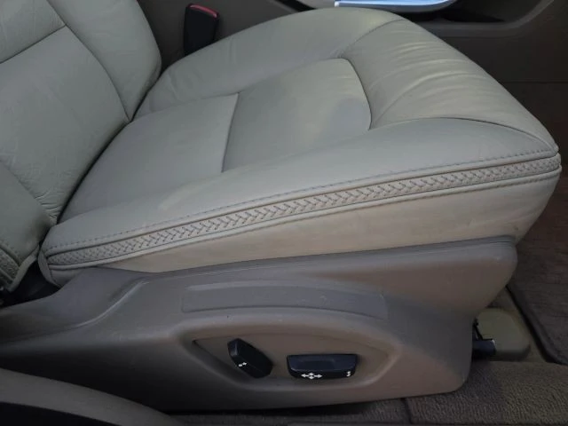 2011 Volvo XC70 3rd Gen - Image 20 of 31