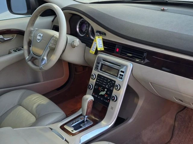 2011 Volvo XC70 3rd Gen - Image 21 of 31