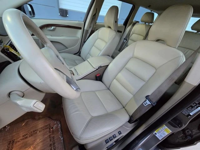 2011 Volvo XC70 3rd Gen - Image 13 of 31