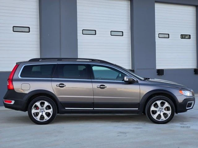 2011 Volvo XC70 3rd Gen - Image 9 of 21