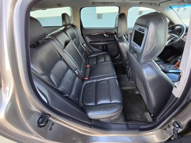 2011 Volvo XC70 3rd Gen - Image 20 of 21