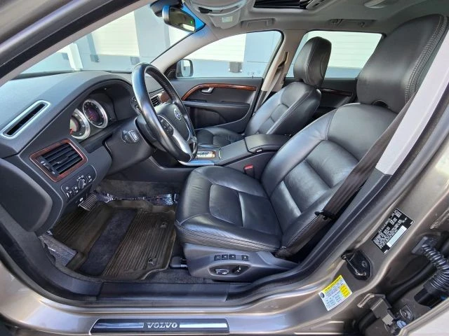 2011 Volvo XC70 3rd Gen - Image 12 of 21