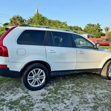 2011 Volvo XC90 · 2.5T Sport Utility 4D